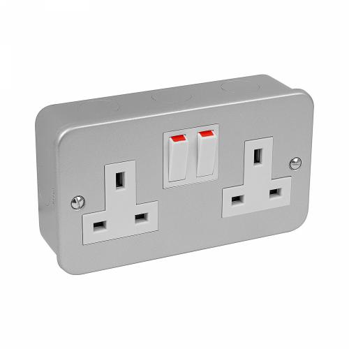 Metal Clad 2G Switched Socket
